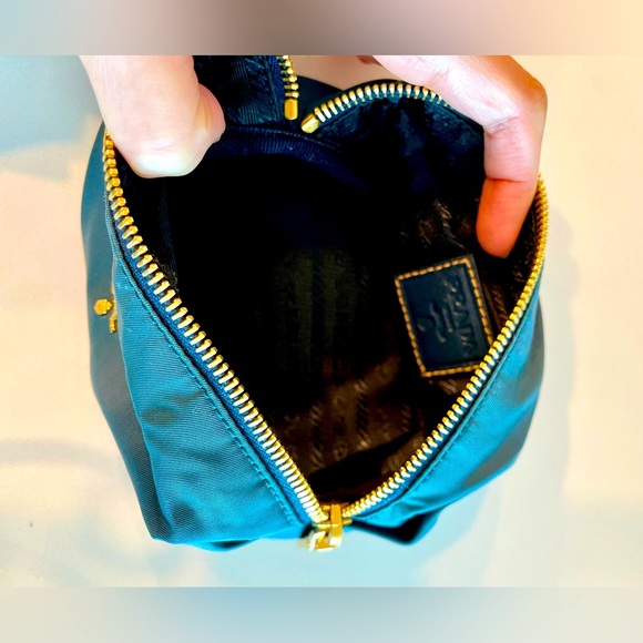 👝 PRADA Makeup Bag_Authentic 👝 - Picture 7 of 15